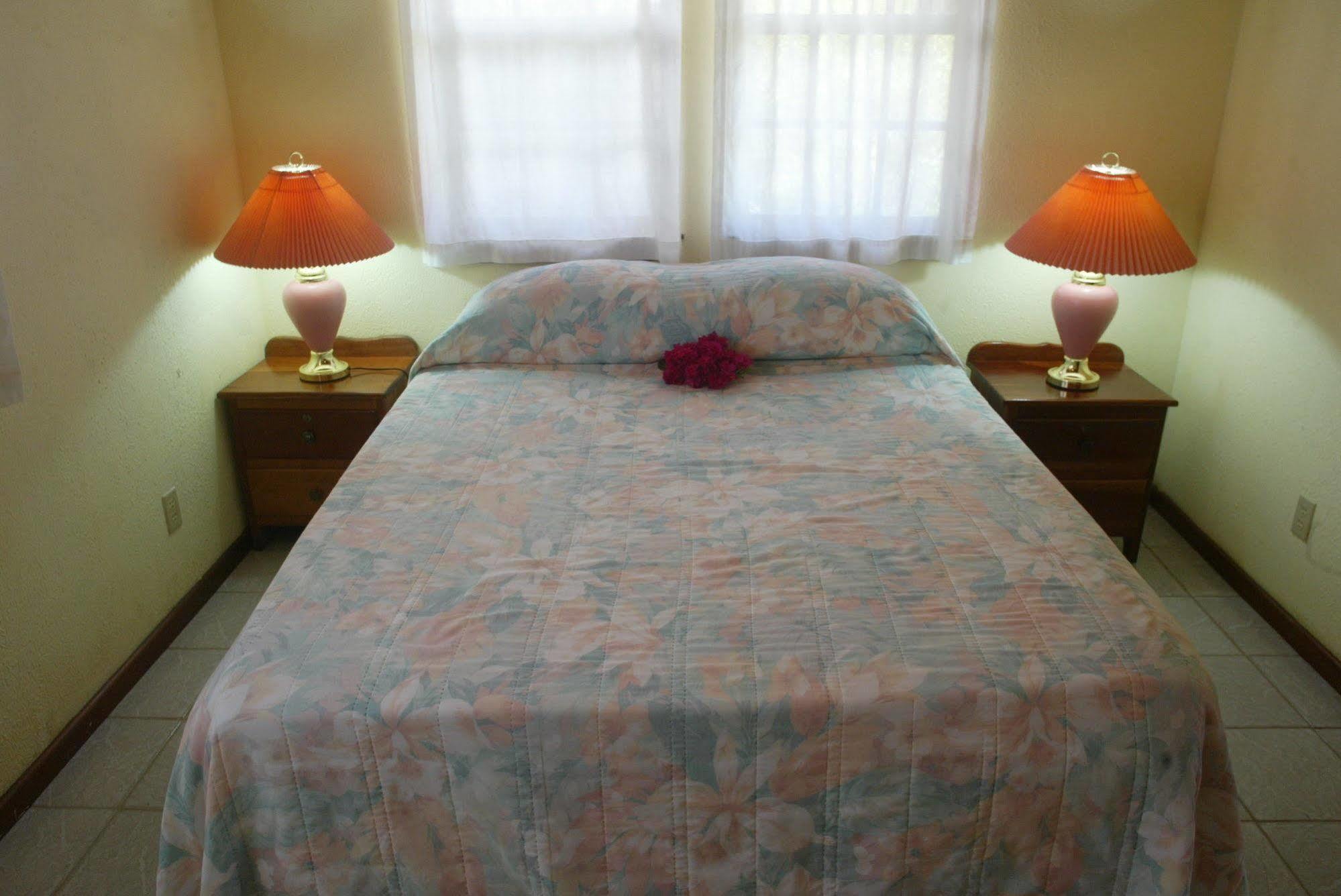 Exotic Caye Beach Resort San Pedro  Exterior photo