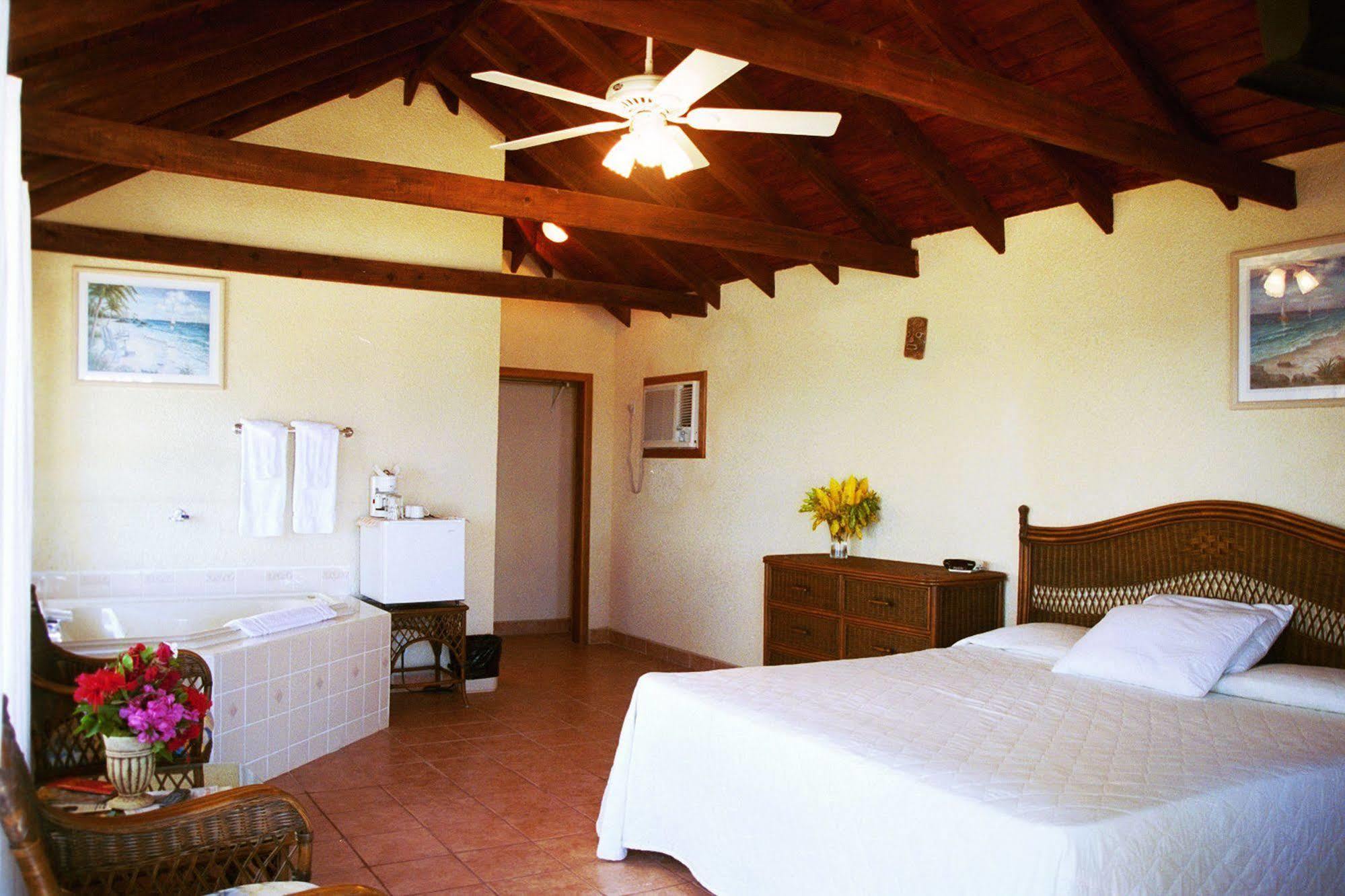 Exotic Caye Beach Resort San Pedro  Exterior photo