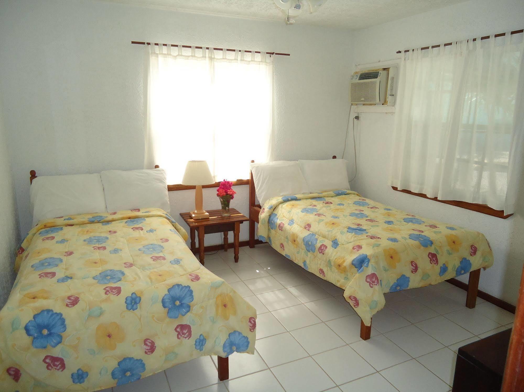 Exotic Caye Beach Resort San Pedro  Exterior photo